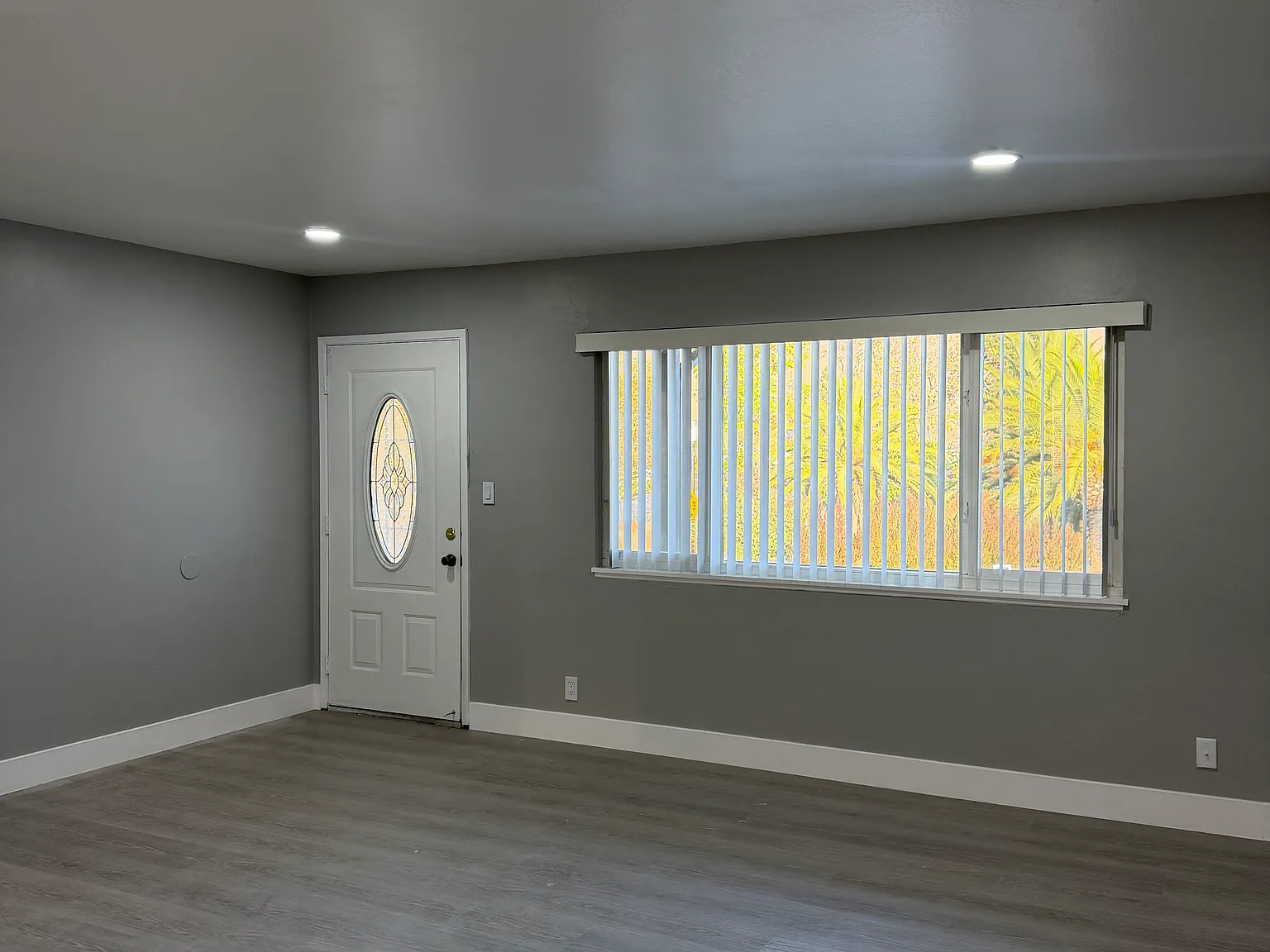 2 bed, 900 sqft, $2,700 — Photo 1