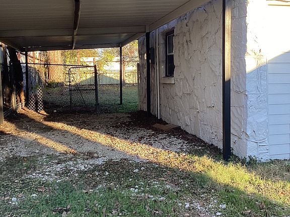 2nd image of 108 N Ash St