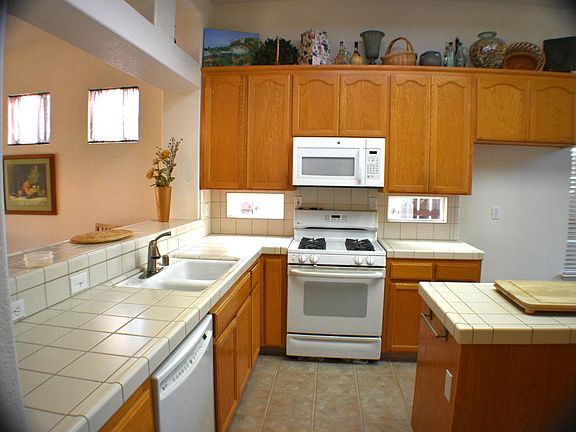 4th image of 2572 Douglas Fir Dr