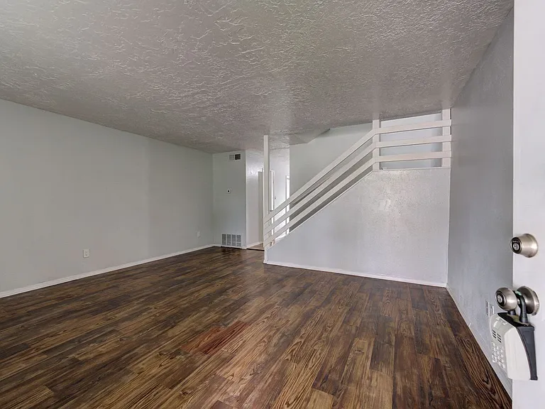 1709 Beaumont Dr #1711 — Photo 4