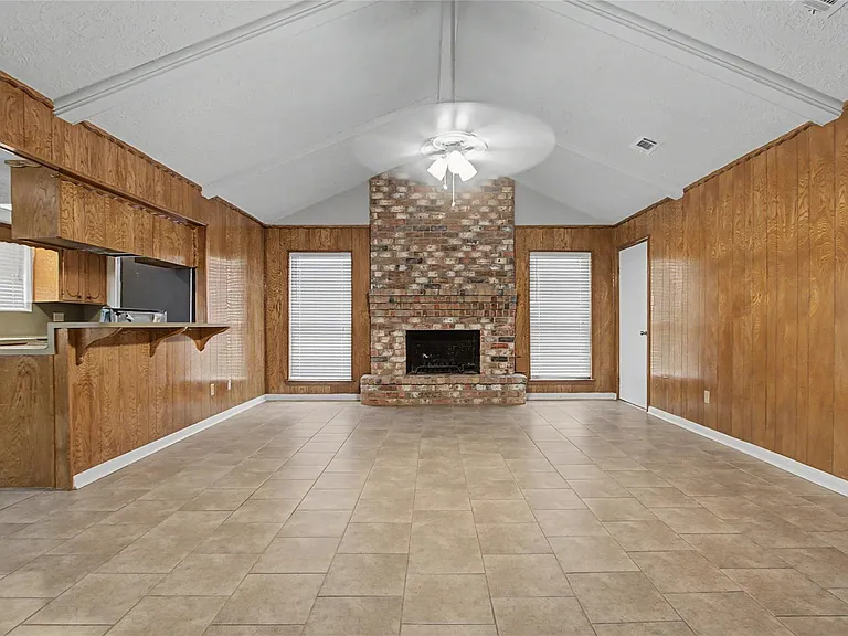 3519 Saratoga Dr — Photo 4