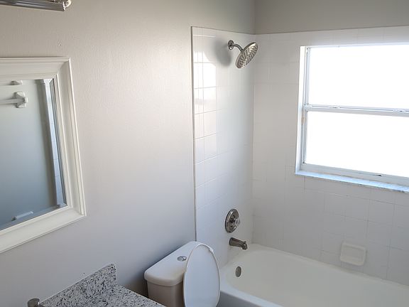 4th image of 8555 Honolulu Dr