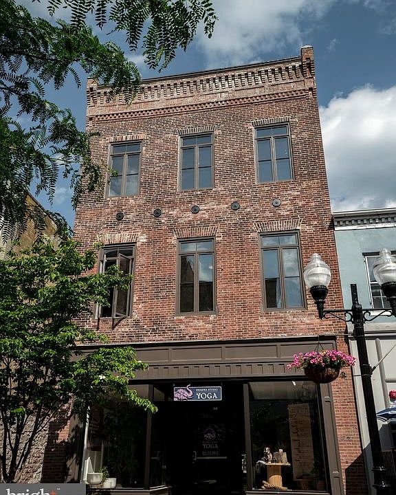 1st image of 160 N Loudoun St APT 301