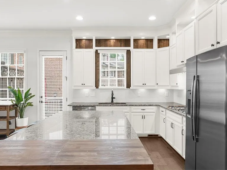 410 Rose Garden Ln — Photo 20