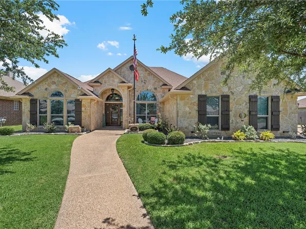 306 Silver Spur Trl, Mc Gregor, TX 76657