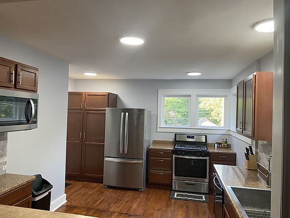 4th image of 4405 Francis St