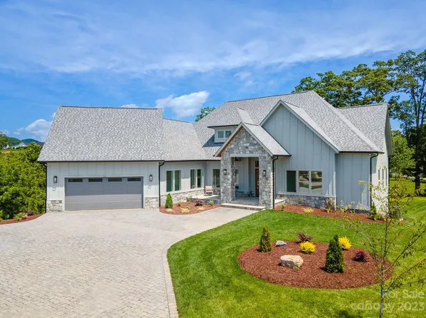 541 Daniel Circle Dr #56, Mills River, NC 28759