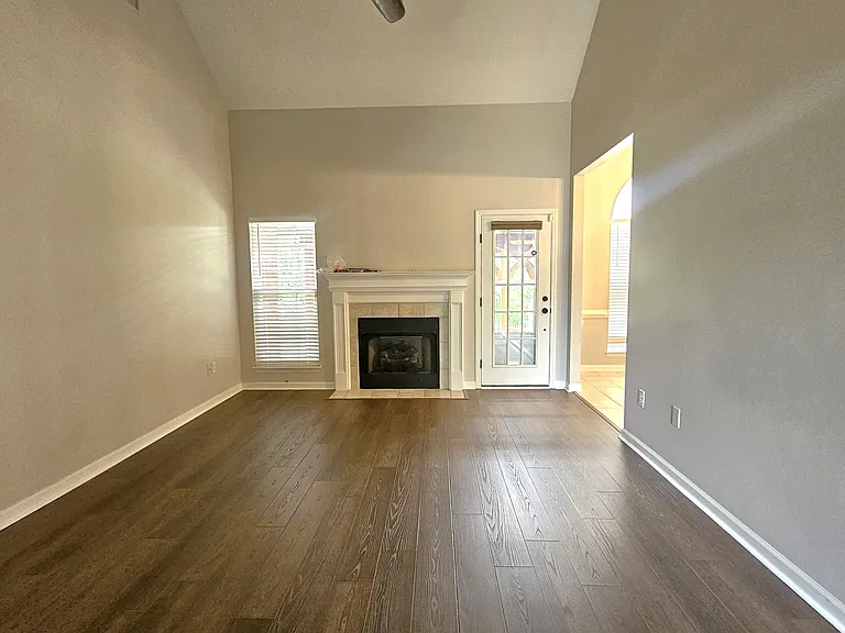 309 Burgamy Way — Photo 2