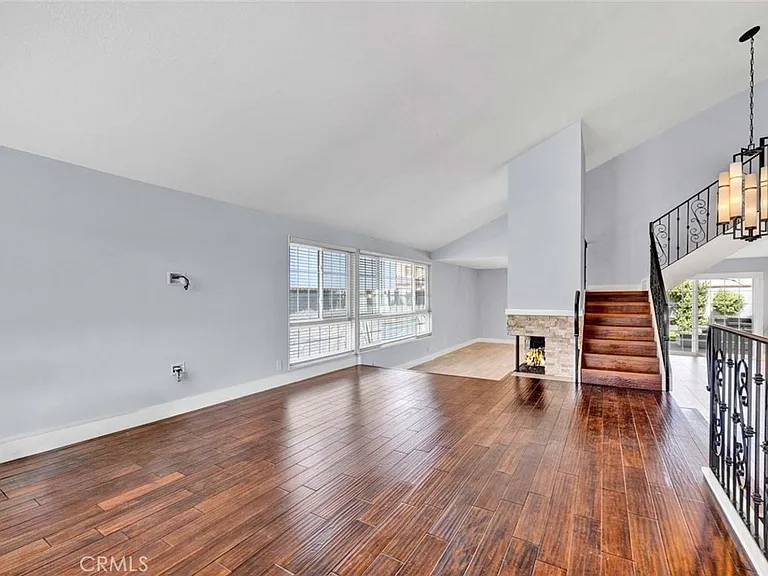 14781 Canterbury Ave — Photo 7