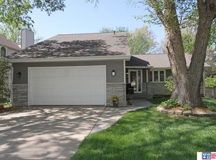 5809 Woodstock Ave, Lincoln, NE 68512