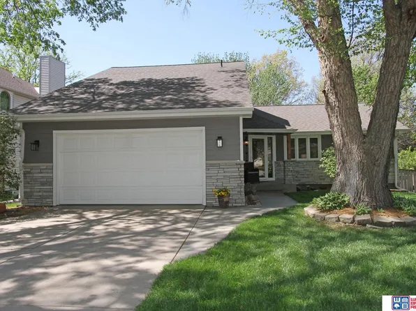 5809 Woodstock Ave, Lincoln, NE 68512