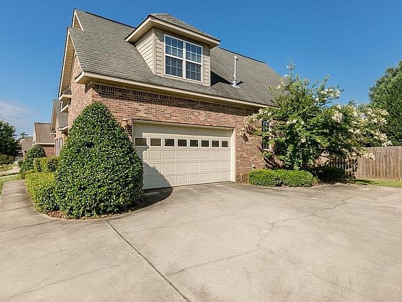 3rd image of 991 Woody Hill Cir