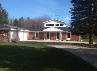 7721 W Hickory Rd, Hickory Corners, MI 49060