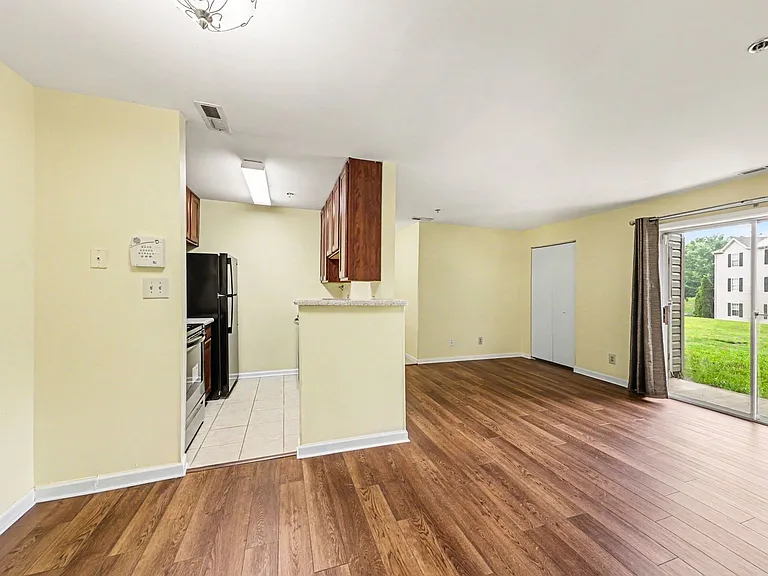 33 Fern Oak Cir #103 — Photo 17