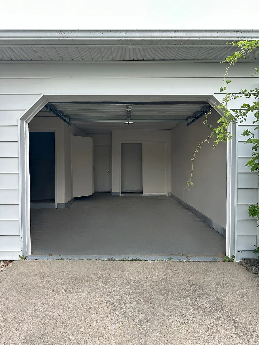 Building Photo - 2909 Travis St