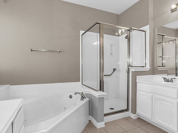5th image of 1217 Wexford Ln