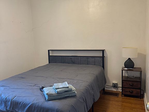 5th image of 1434 N Corona St APT 4