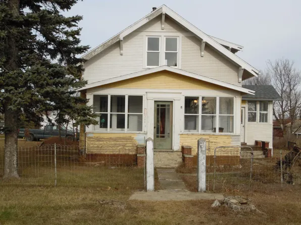 401 2nd Ave E, Wildrose, ND 58795