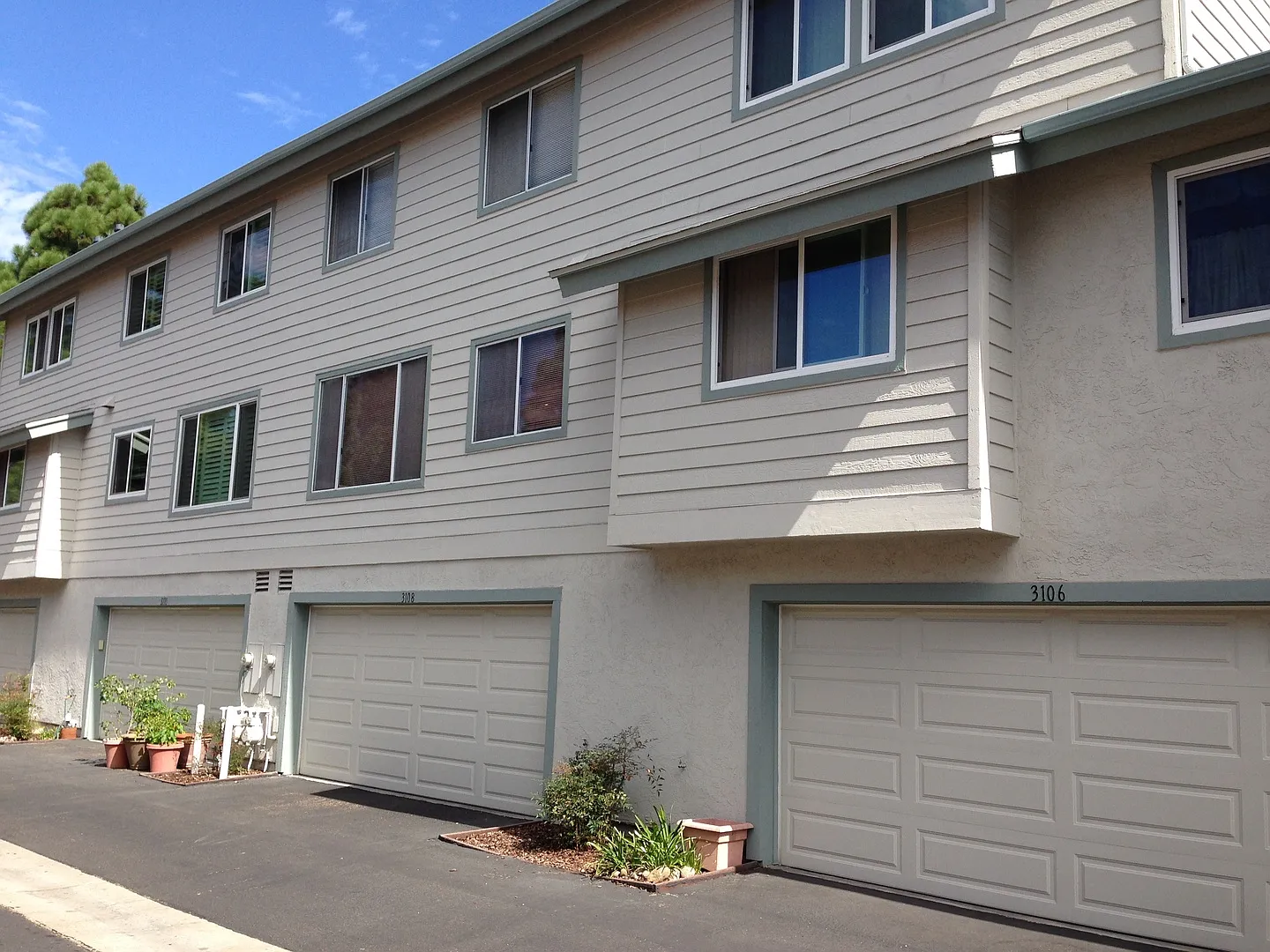 Bluffs of Fox Run Large Condo — Photo 3