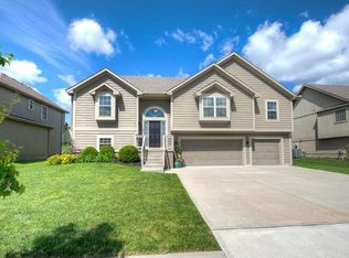10124 N Wallace Ave, Kansas City, MO 64157