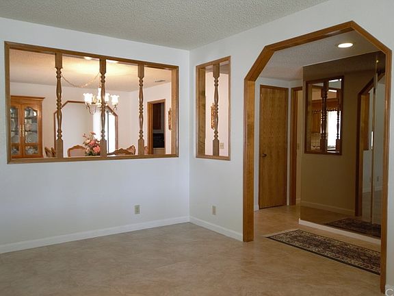 5th image of 40380 Sharose Dr