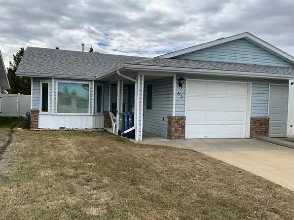 35 N Ellis St, Red Deer, AB T4R 2C8