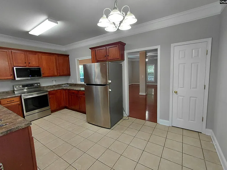 300 Hampton Forest Dr — Photo 15