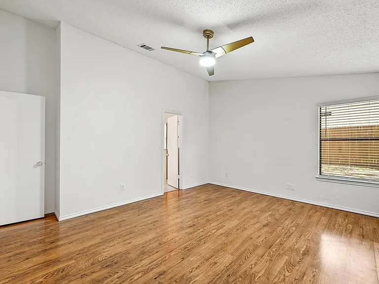 7403 Dallas Dr — Photo 18