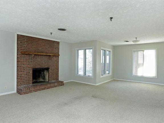 5th image of 128 Kentucky Ave Ste 203