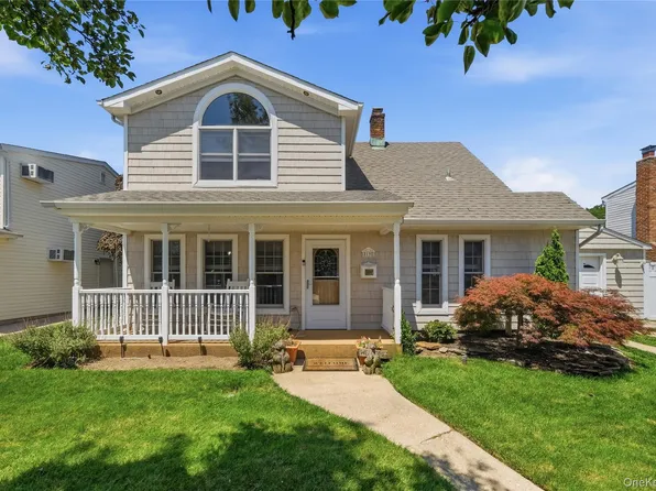 19 Tower Lane, Levittown, NY 11756