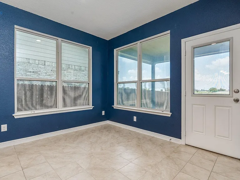 9921 Wynndel Trl — Photo 11