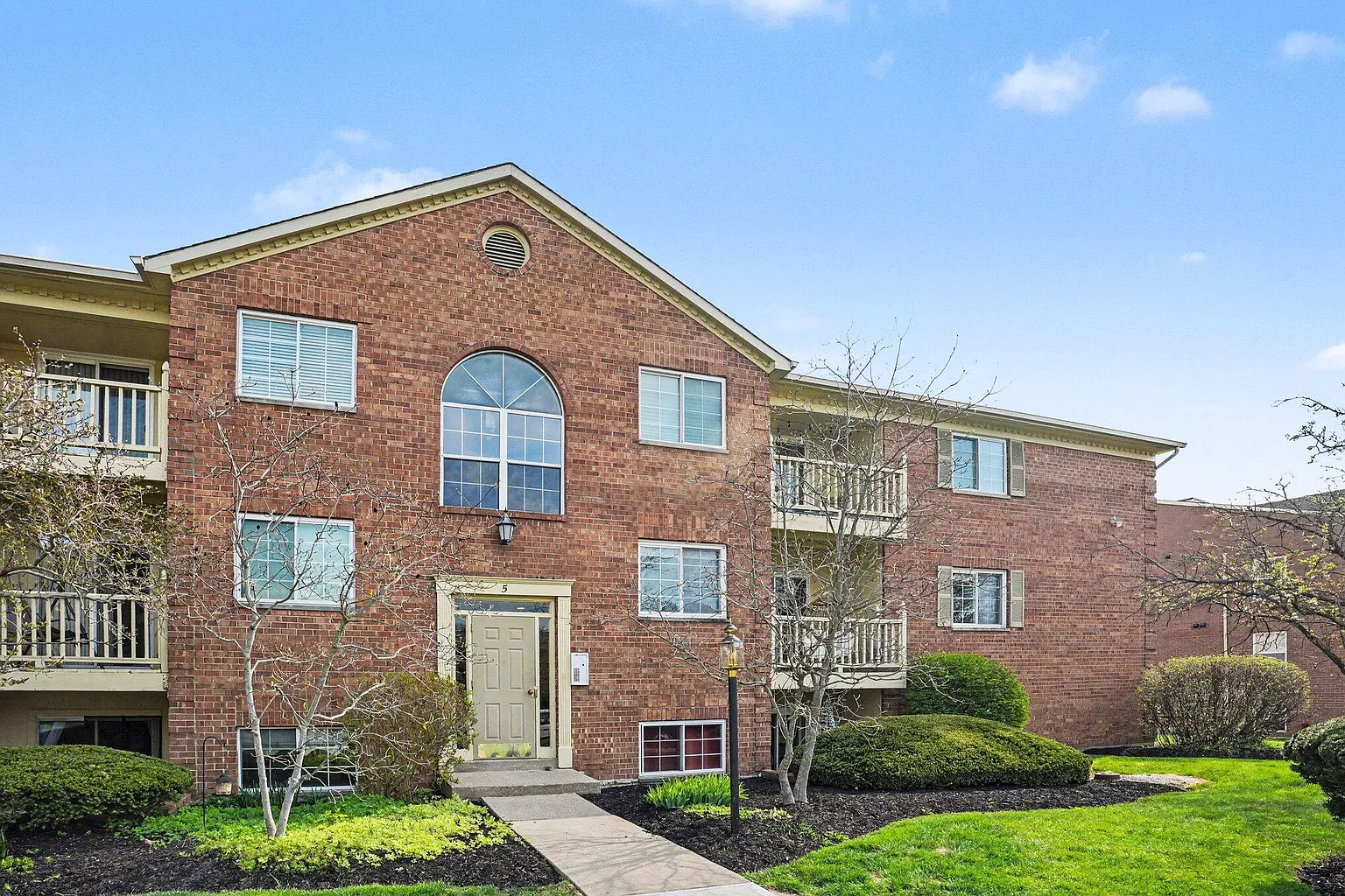 5 Highland Meadows Dr Suite 8 photo 1