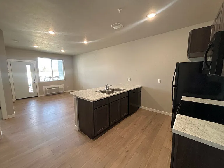 522 W Bickford St — Photo 16