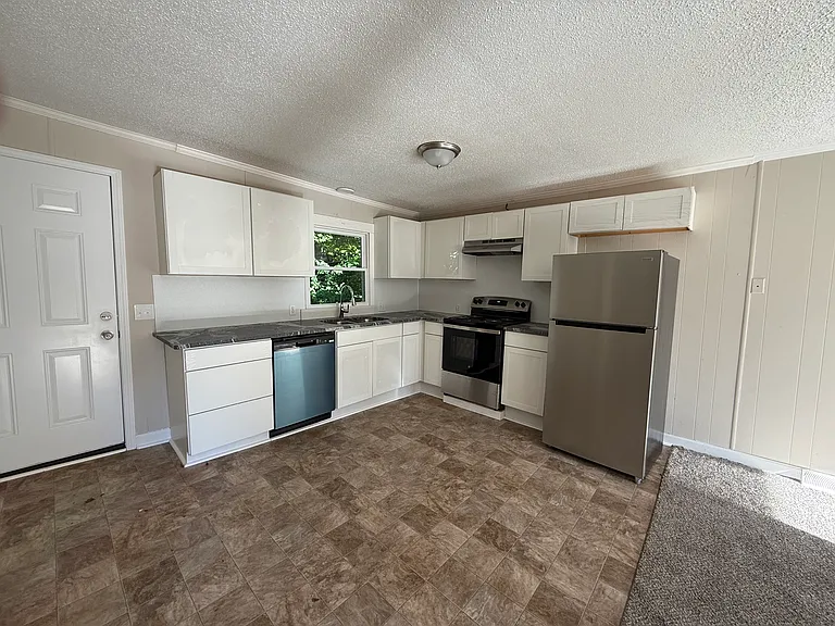 204 Vance Dr NE — Photo 11