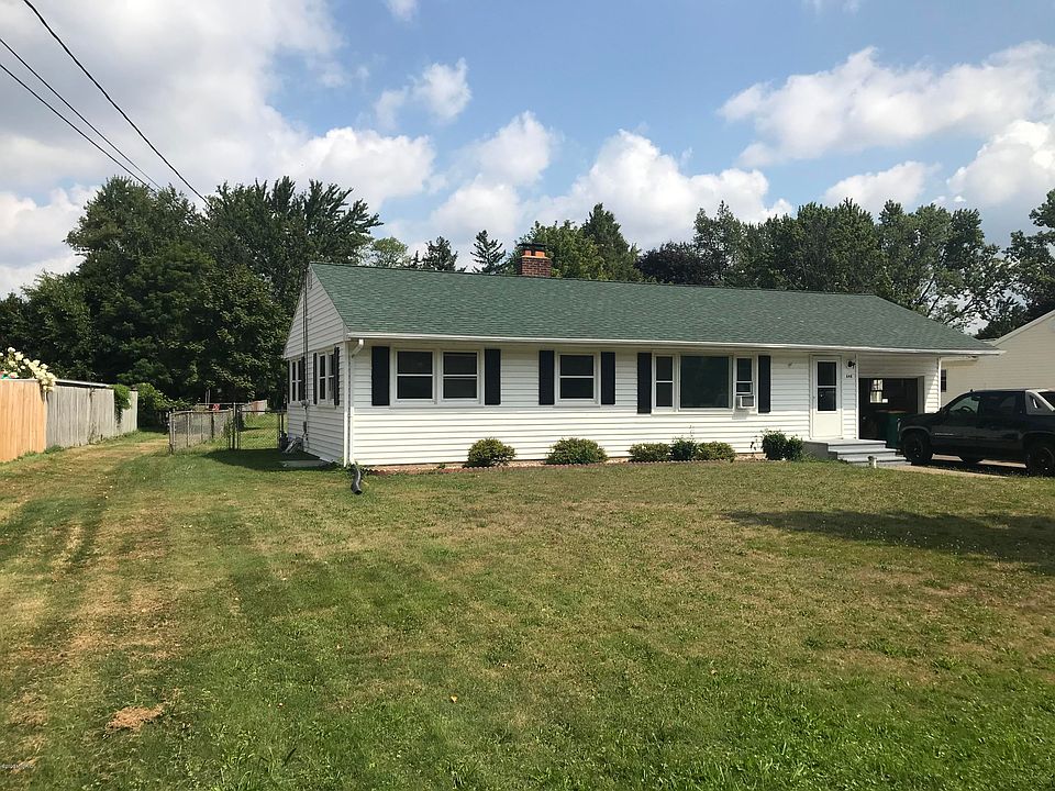 1st image of 348 Lakeshore Dr