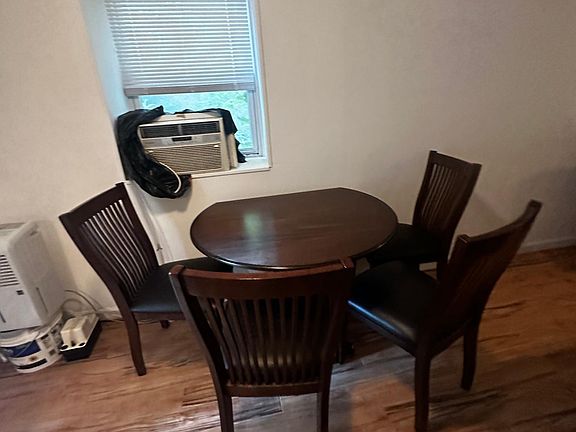 4th image of 106 Alexander Ave #1