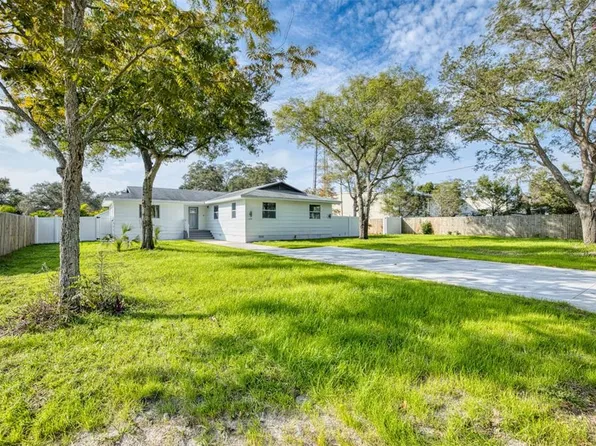 11656 Oak Ln, Seminole, FL 33778