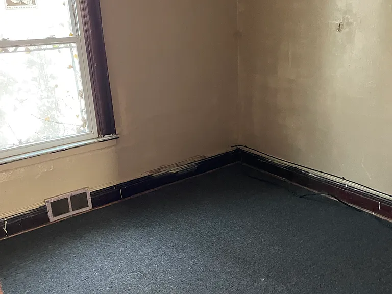603 E Ferry St #2 — Photo 3