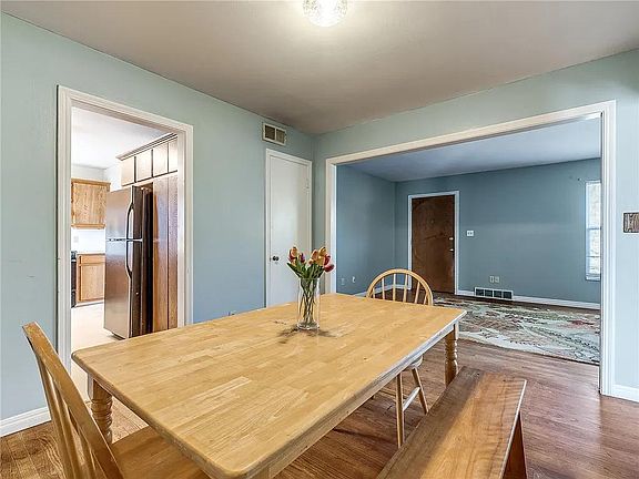 5th image of 612 NW 52nd St