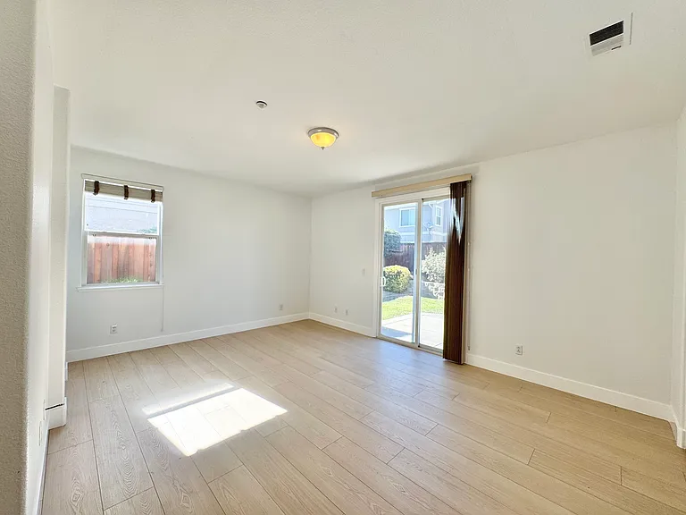 493 Edgefield Pl — Photo 10