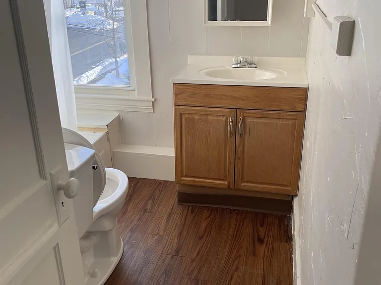 5-8 Clifford Ave — Photo 12