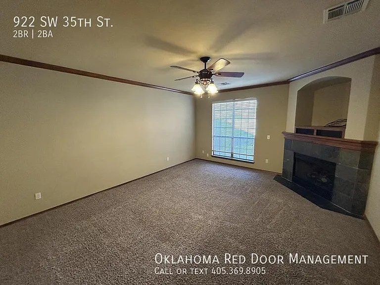 922 SW 35th St — Photo 3