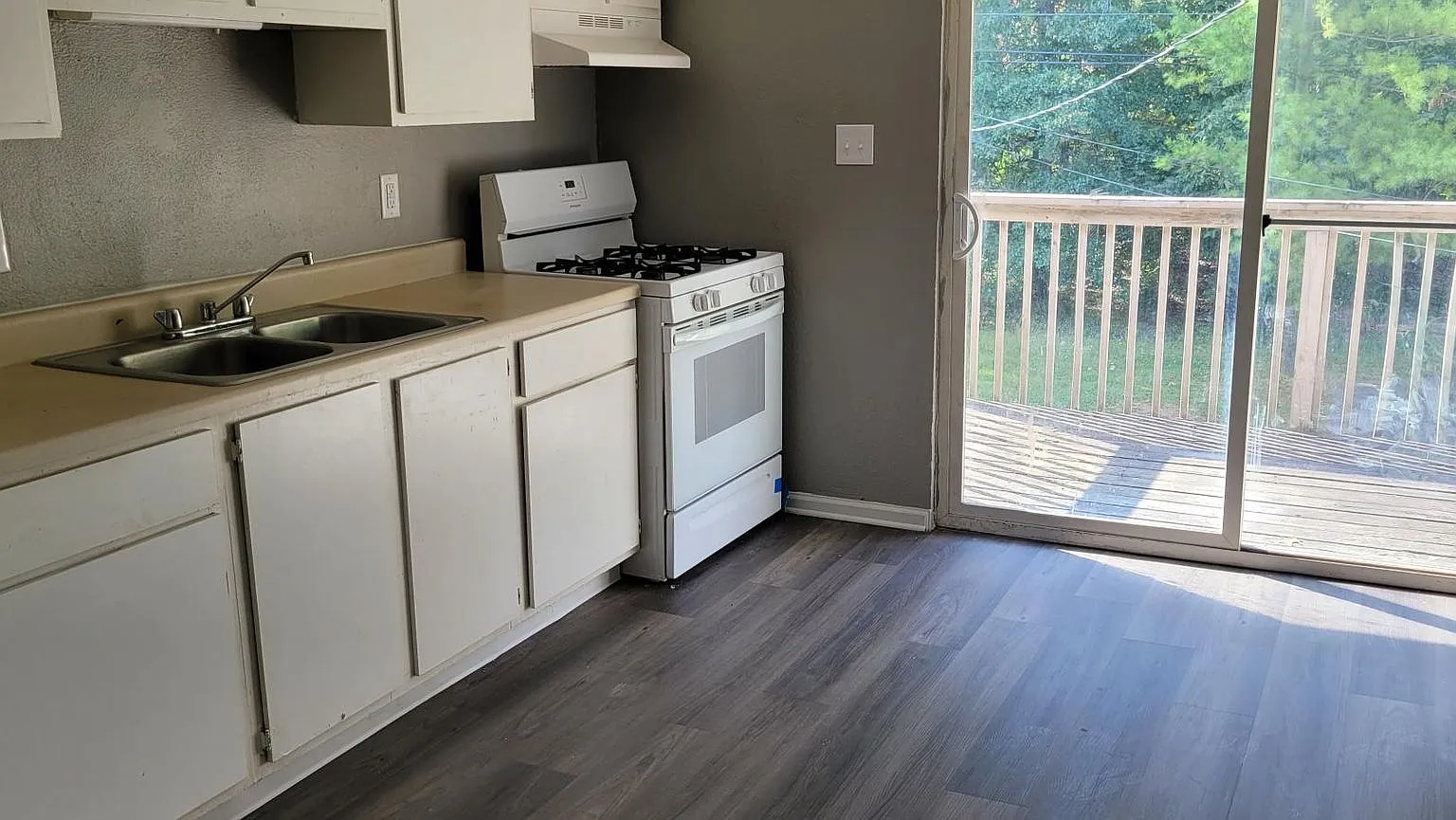 1637 Smith Rd. - Fair Oaks/Smith Holburn — Photo 4
