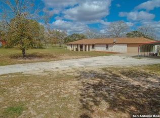 624 Bent Bow Trl, La Vernia, TX 78121