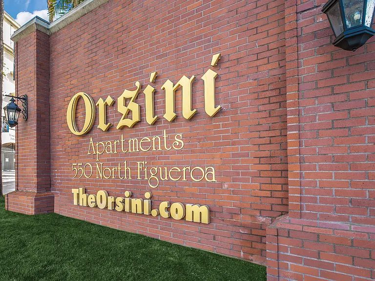 UPSCALE APARTMENTS IN LOS ANGELES