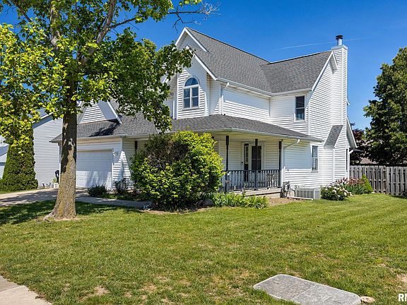 2nd image of 200 Lexington Dr