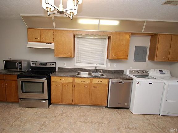 5th image of 4941 Woodbine Ave