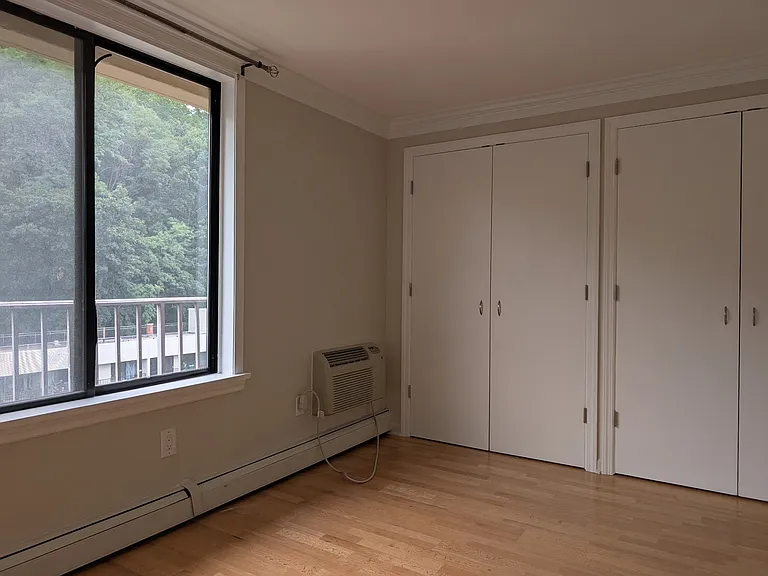 1155 Warburton Ave #12G — Photo 26