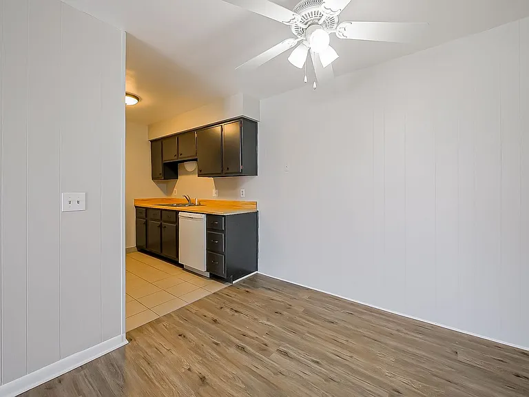 825 S Grand Ave — Photo 6