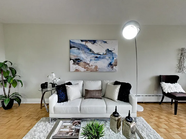 42 Glen Elm Ave #206 — Photo 37